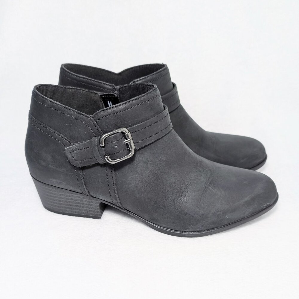 Clarks Women's Adreena Mid Ankle Boot, Size 9